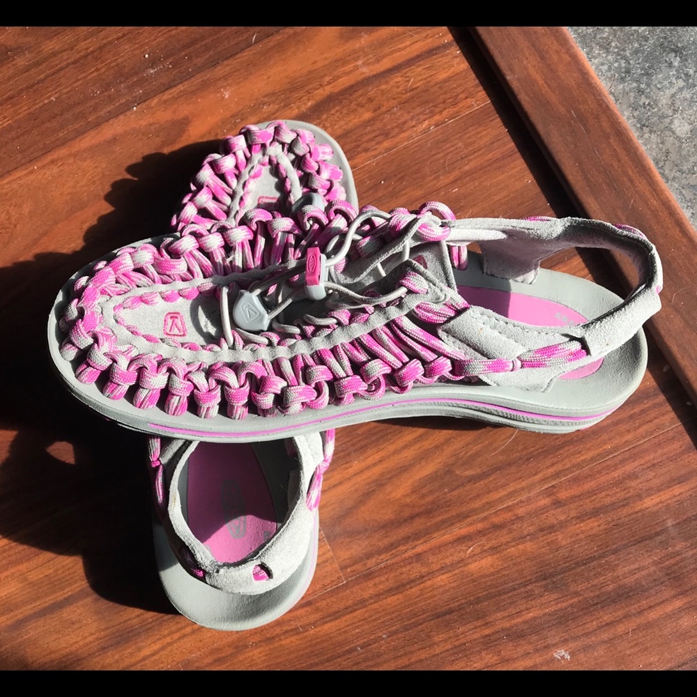 Women’s Keen Uneek sandals